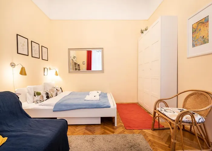 Bpr Pleasant Lair In The Center * Budapest